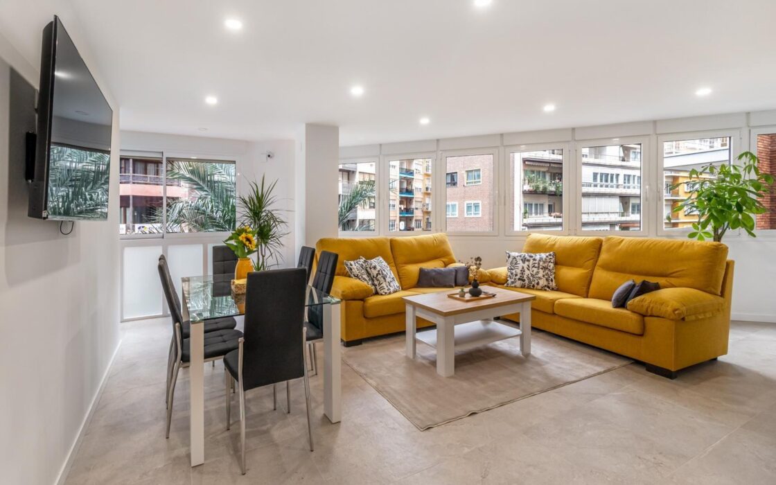 Просторна квартира в центрі Аліканте 154 кв.м з 6 спальнями