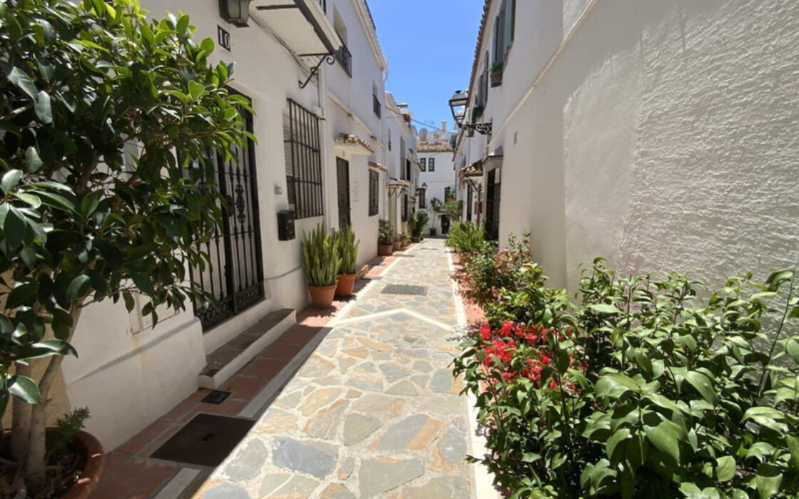 Вилла в Марбелье, 6 комнат, вид на море, с мебелью