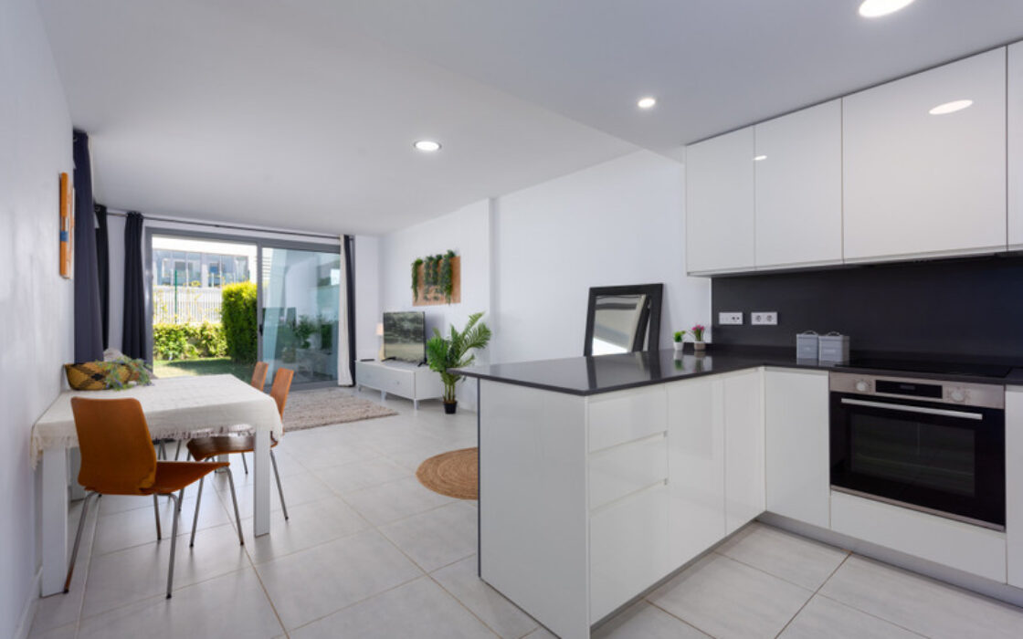 Квартира 93 кв.м с террасой в Эстепоне у моря