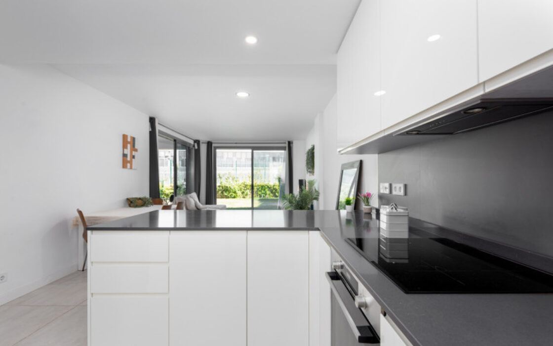 Квартира 93 кв.м с террасой в Эстепоне у моря