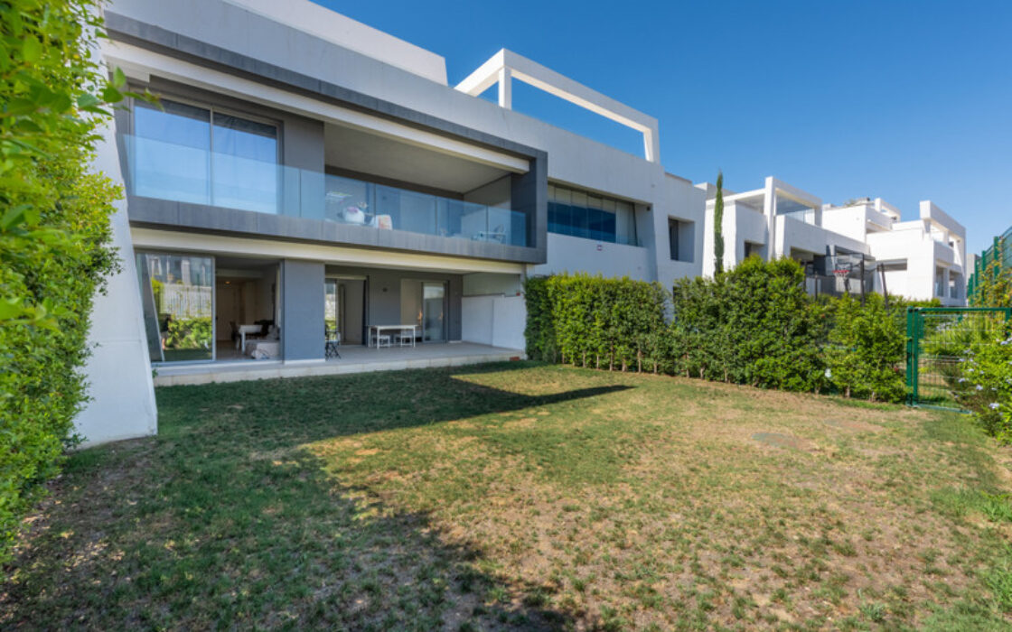 Квартира 93 кв.м с террасой в Эстепоне у моря