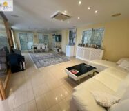 Вилла в Манисес с террасой и бассейном 460 кв.м