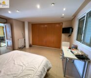 Вилла в Манисес с террасой и бассейном 460 кв.м