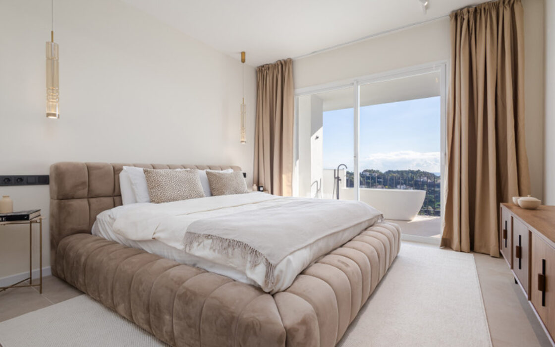 Апартаменты на среднем этаже в La Quinta, 155 кв.м, терраса