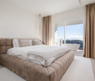 Апартаменты на среднем этаже в La Quinta, 155 кв.м, терраса