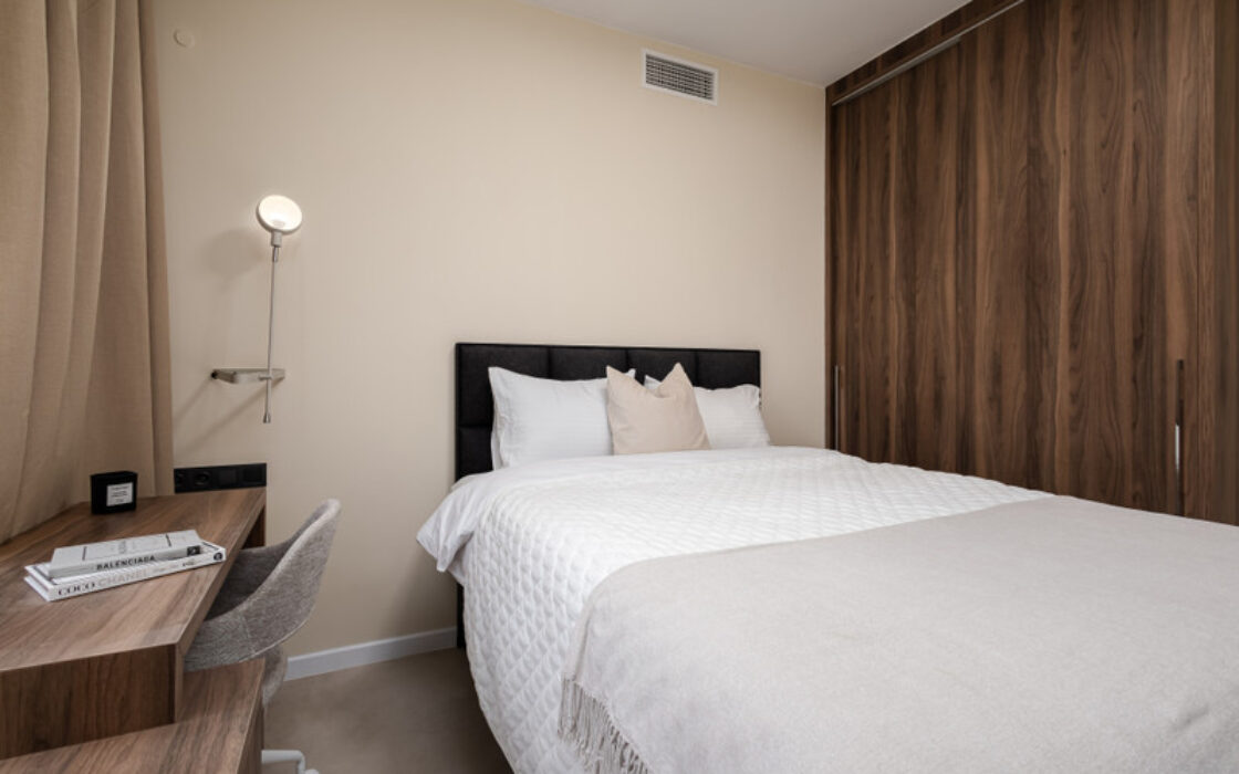 Апартаменты на среднем этаже в La Quinta, 155 кв.м, терраса