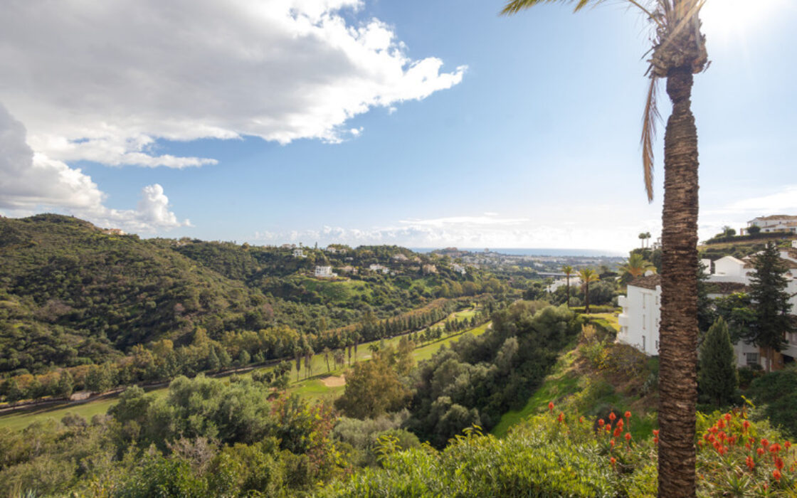 Апартаменты на среднем этаже в La Quinta, 155 кв.м, терраса