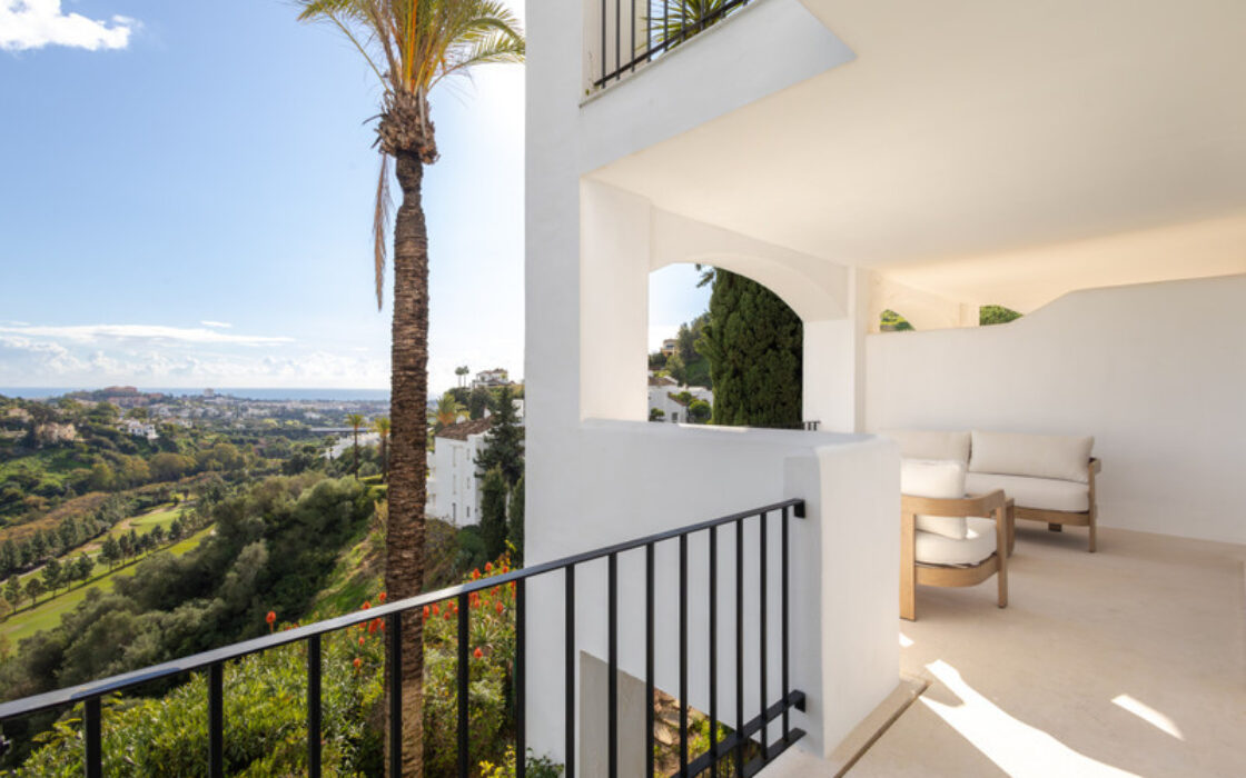 Апартаменты на среднем этаже в La Quinta, 155 кв.м, терраса