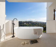 Апартаменты на среднем этаже в La Quinta, 155 кв.м, терраса