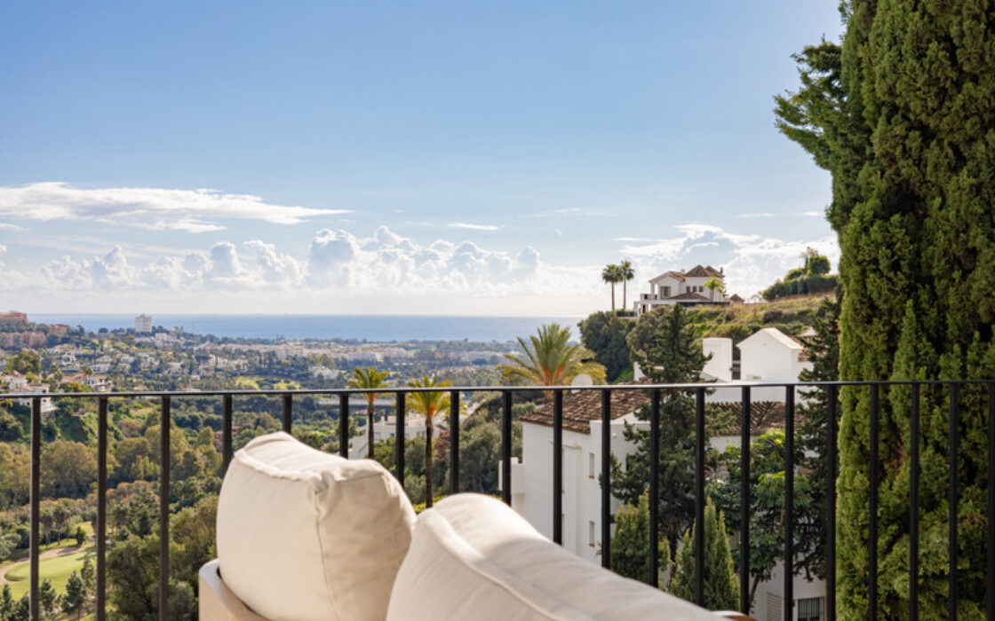 Апартаменты на среднем этаже в La Quinta, 155 кв.м, терраса