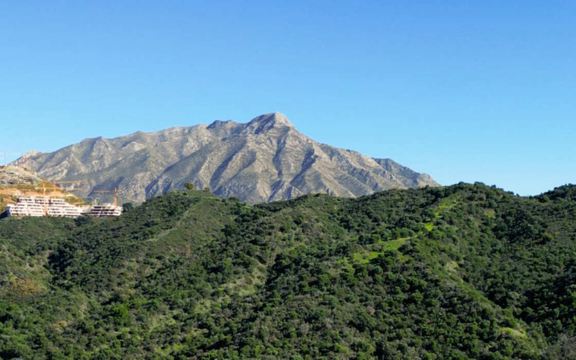 Апартаменты на среднем этаже в La Quinta, 155 кв.м, терраса