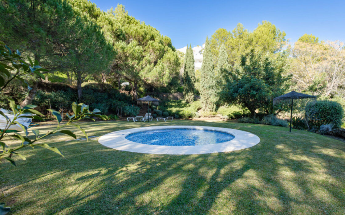 Апартаменты на среднем этаже в La Quinta, 155 кв.м, терраса