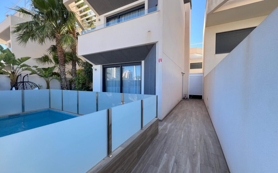 Розкішна вілла з басейном за 500 м від моря, 3 спальні