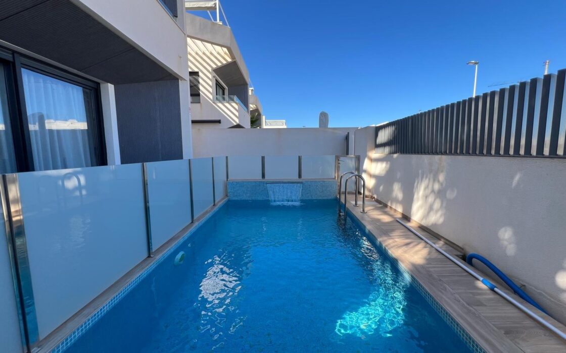 Розкішна вілла з басейном за 500 м від моря, 3 спальні