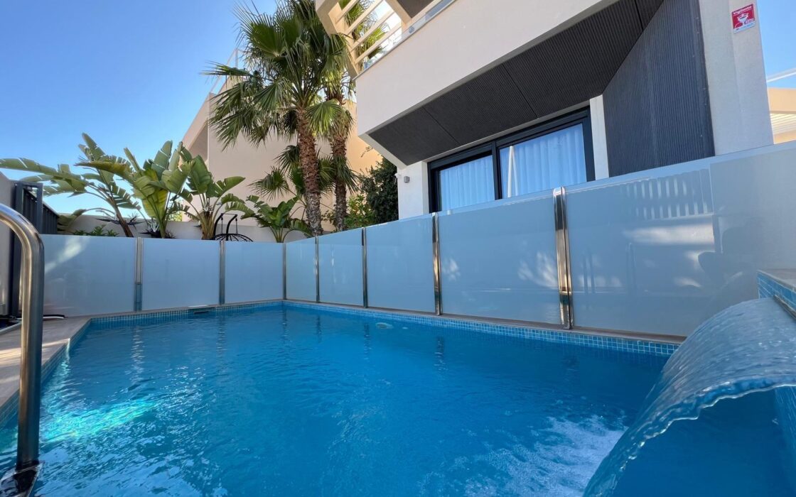 Розкішна вілла з басейном за 500 м від моря, 3 спальні