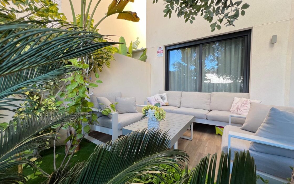 Розкішна вілла з басейном за 500 м від моря, 3 спальні