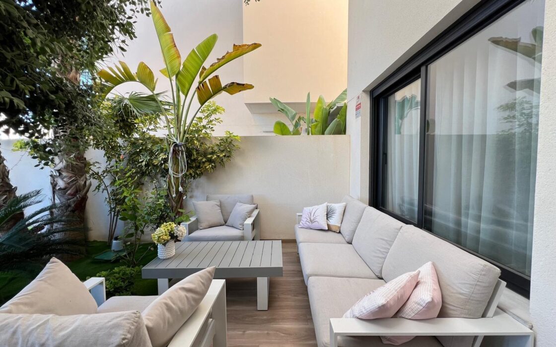 Розкішна вілла з басейном за 500 м від моря, 3 спальні