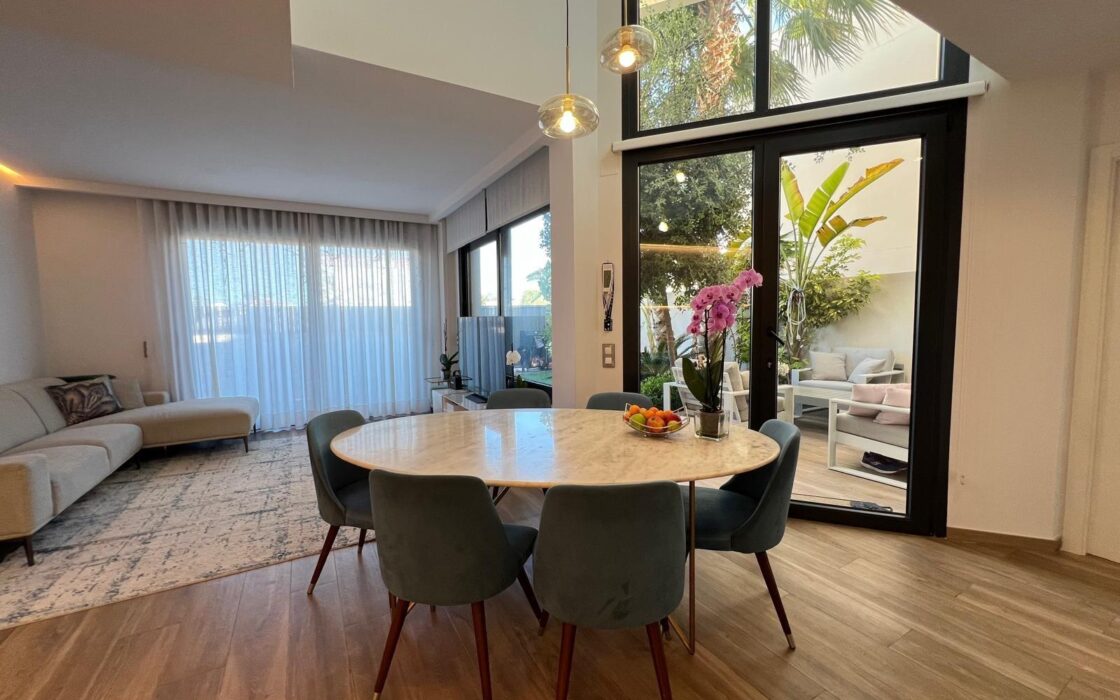 Розкішна вілла з басейном за 500 м від моря, 3 спальні