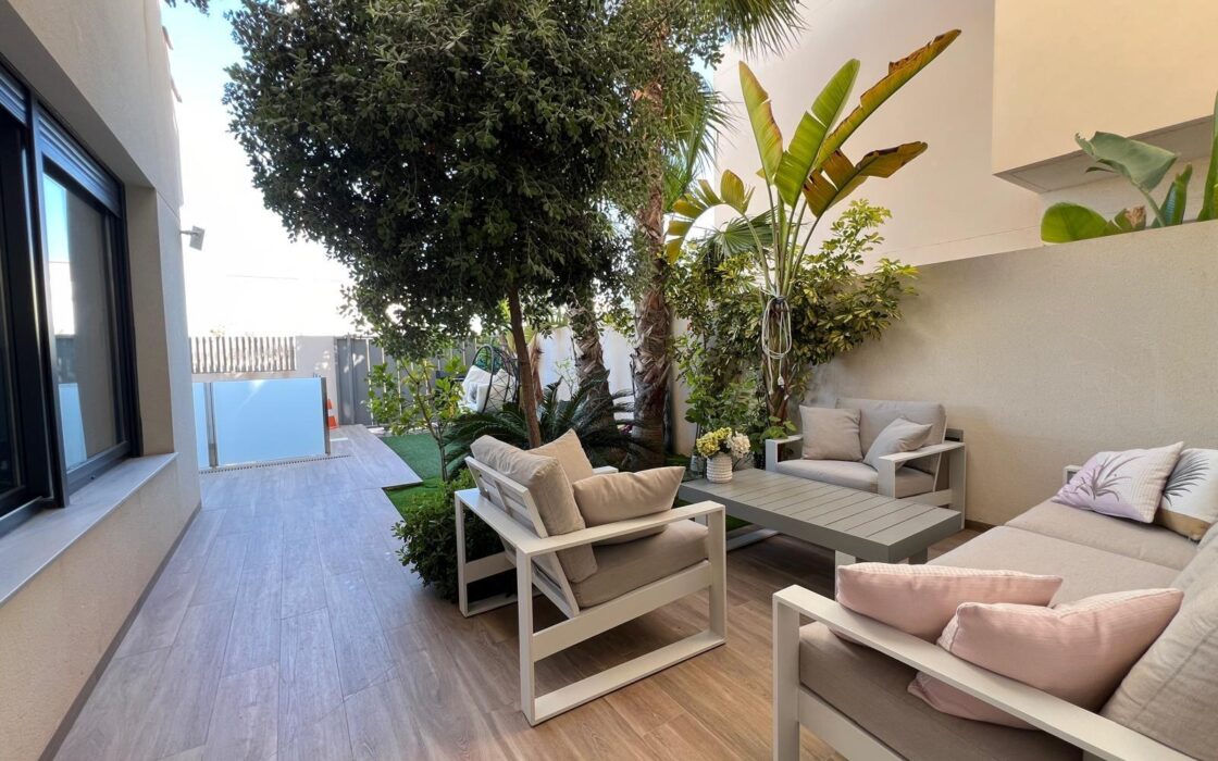 Розкішна вілла з басейном за 500 м від моря, 3 спальні