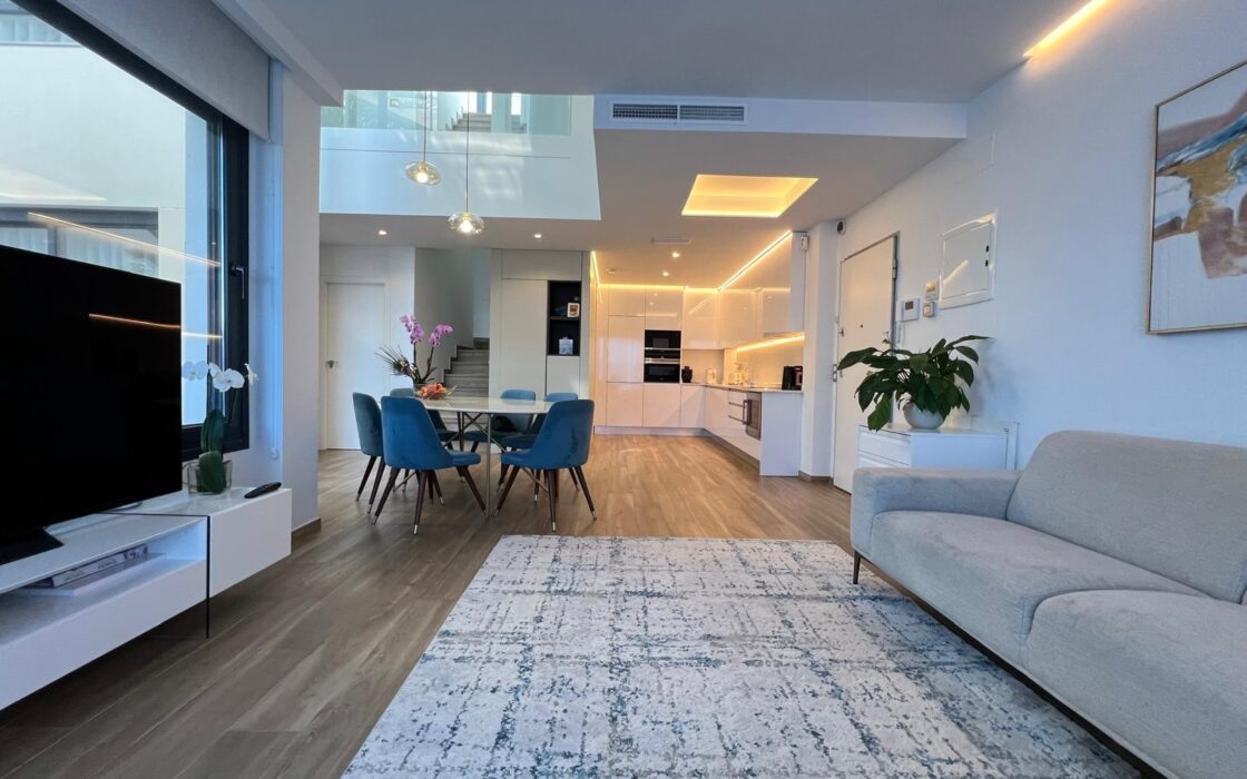 Розкішна вілла з басейном за 500 м від моря, 3 спальні