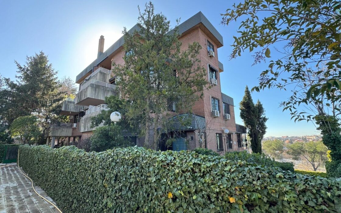 Элитная квартира в Мадриде 114 кв.м с террасой и видом