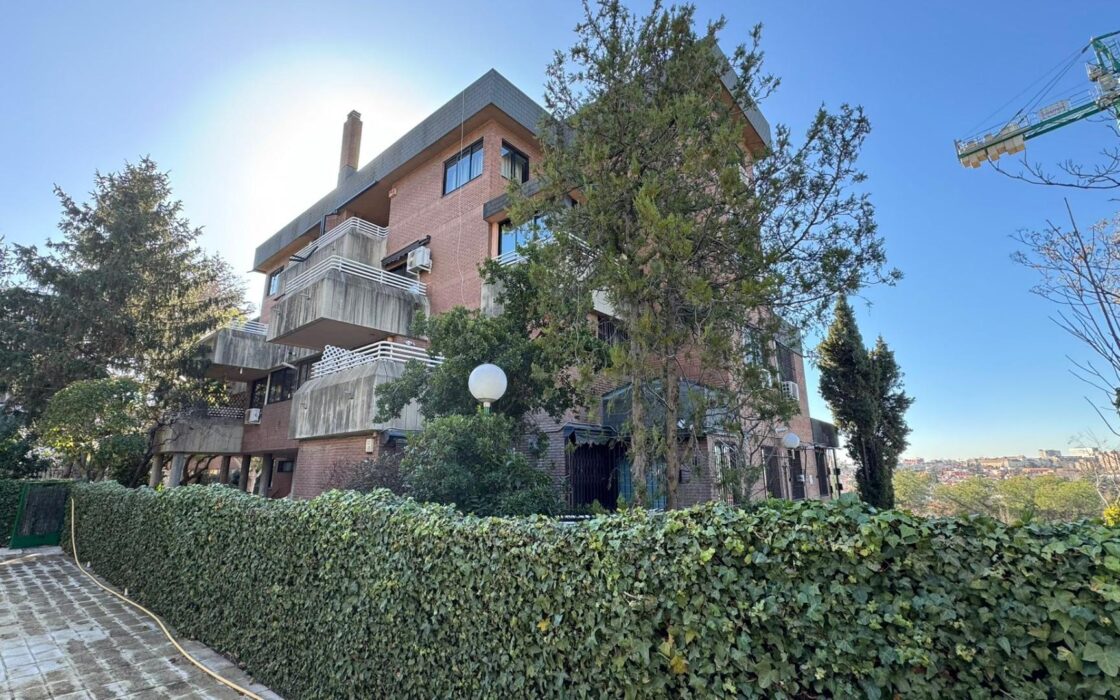 Элитная квартира в Мадриде 114 кв.м с террасой и видом