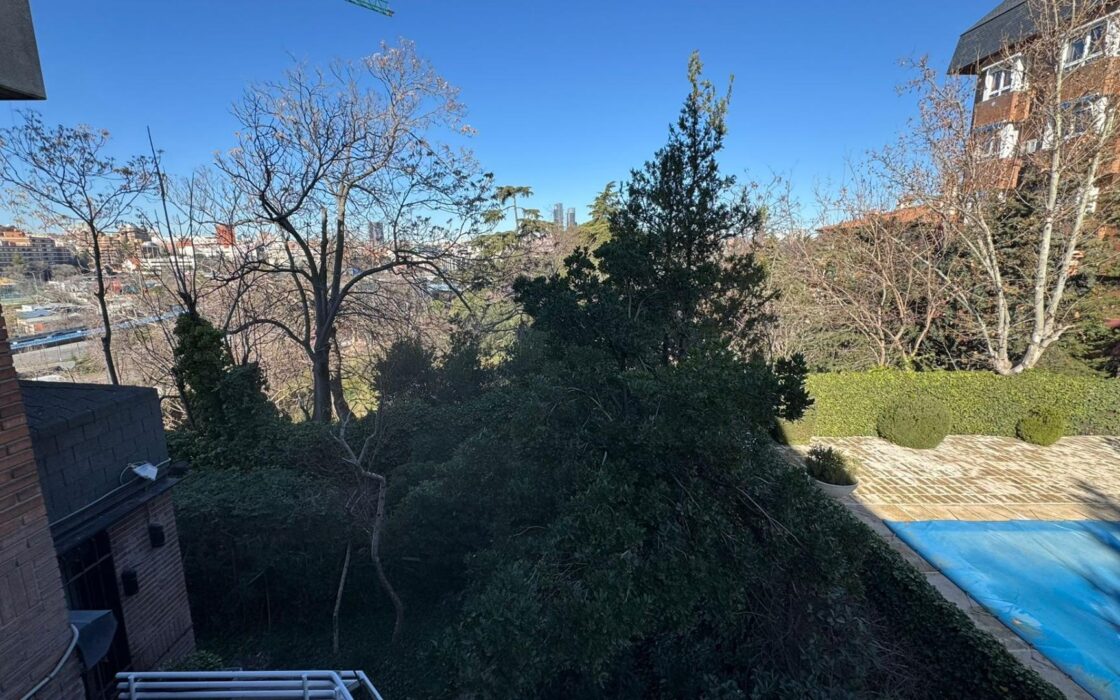 Элитная квартира в Мадриде 114 кв.м с террасой и видом