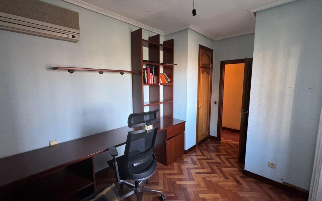 Элитная квартира в Мадриде 114 кв.м с террасой и видом