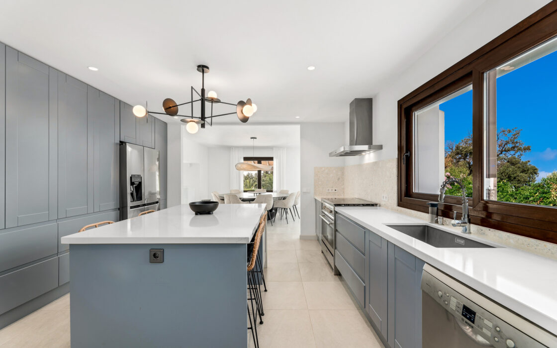 Розкішний будинок з терасою в Андалусії 492 кв.м