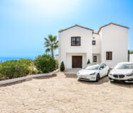 Розкішний будинок з терасою в Андалусії 492 кв.м