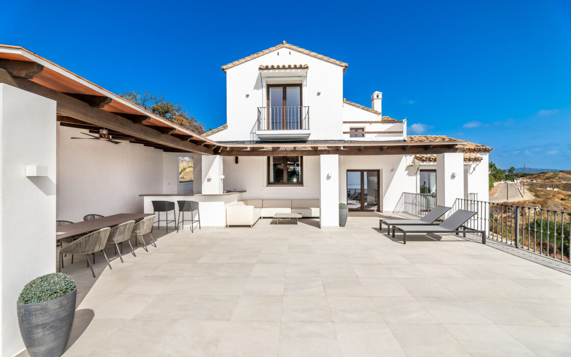 Розкішний будинок з терасою в Андалусії 492 кв.м