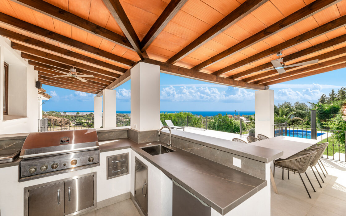 Розкішний будинок з терасою в Андалусії 492 кв.м