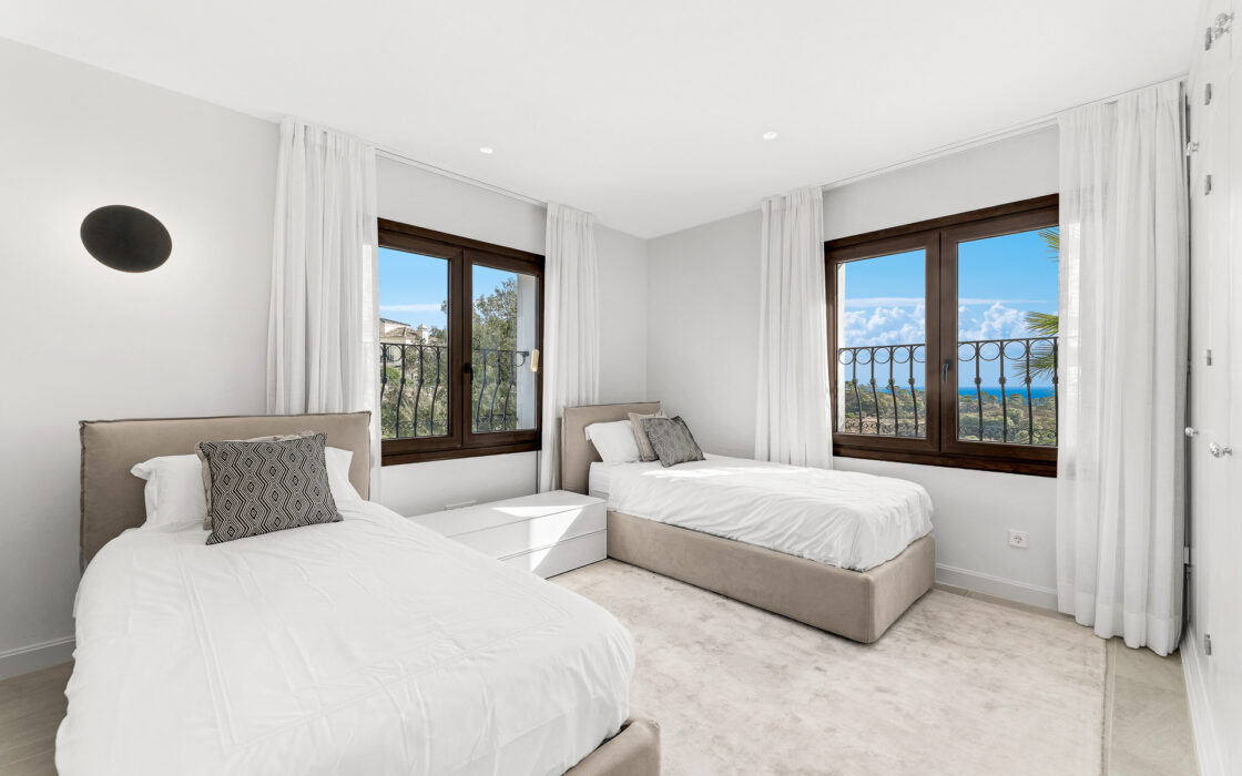 Розкішний будинок з терасою в Андалусії 492 кв.м