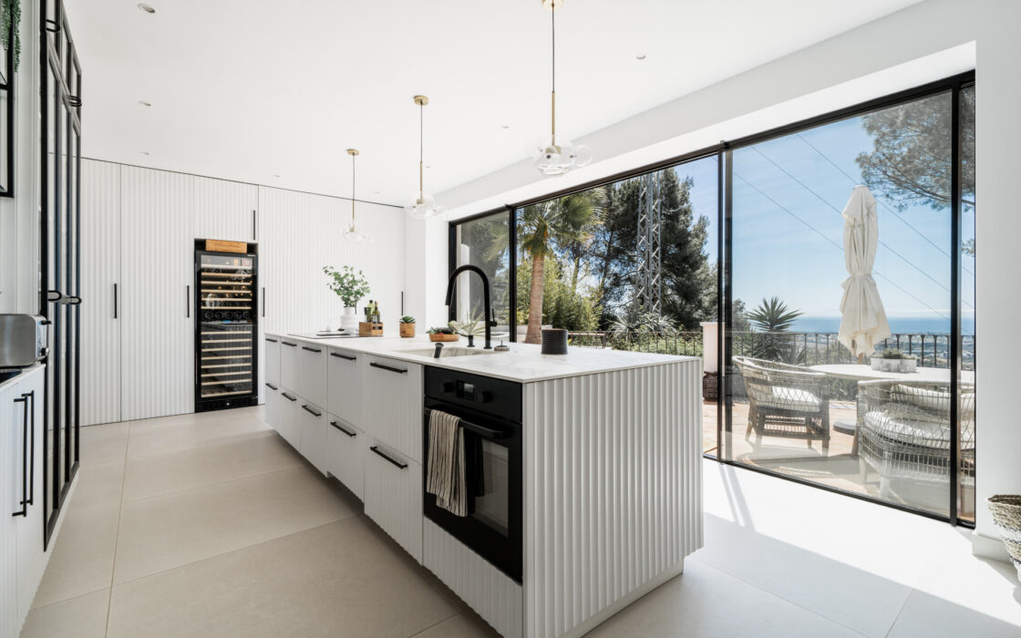 Четырехкомнатная вилла в El Madroñal с террасой 255 кв.м