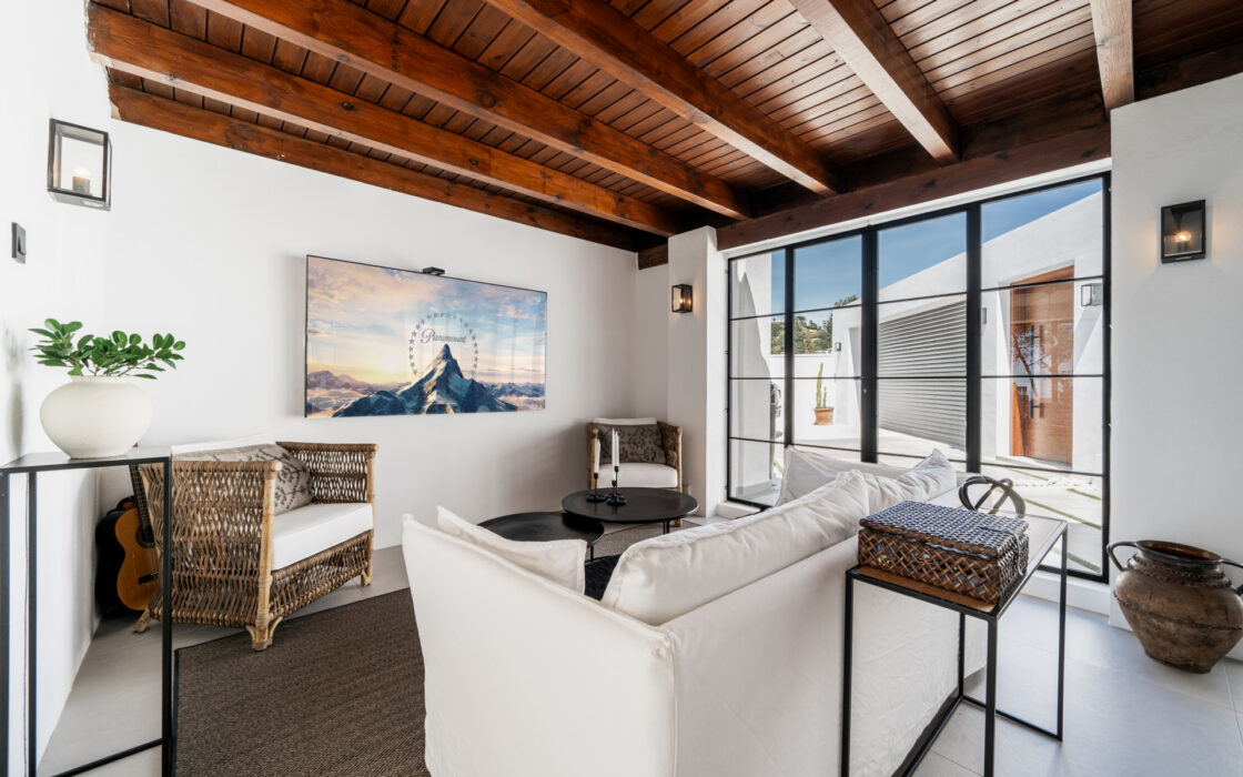 Четырехкомнатная вилла в El Madroñal с террасой 255 кв.м