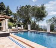 Четырехкомнатная вилла в El Madroñal с террасой 255 кв.м