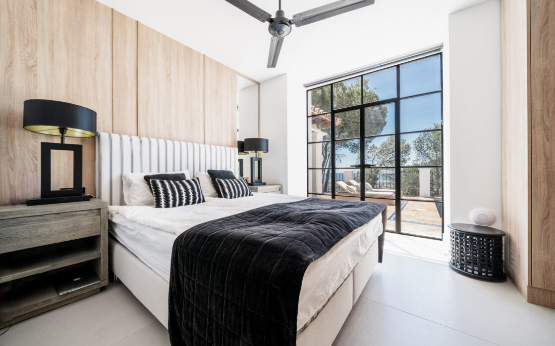 Четырехкомнатная вилла в El Madroñal с террасой 255 кв.м