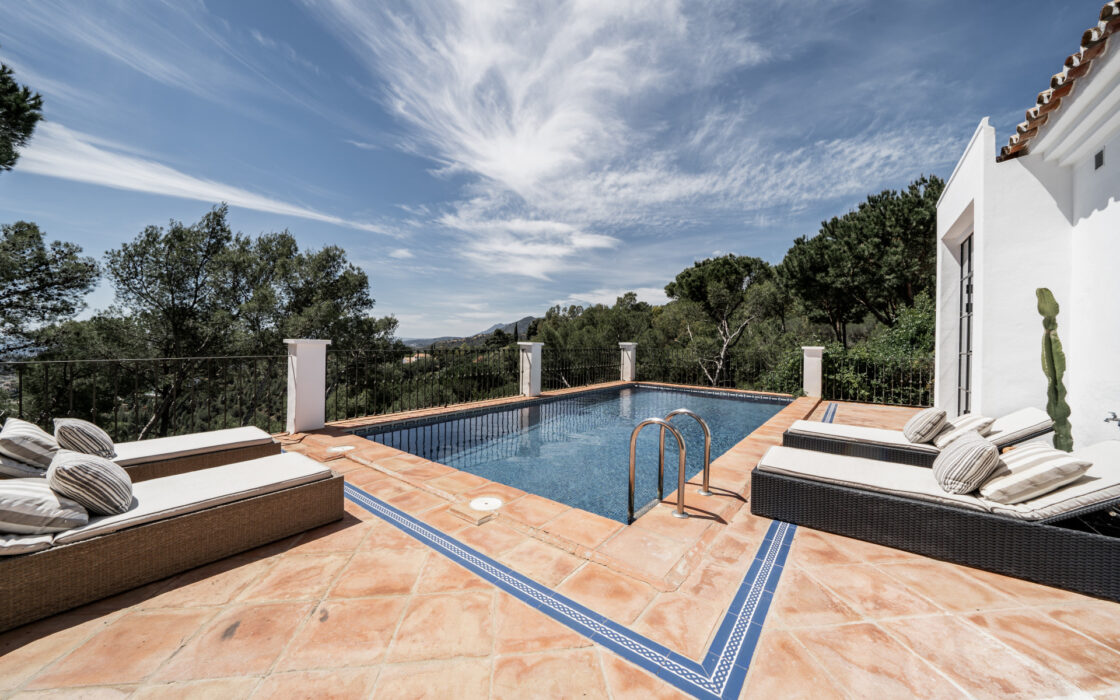 Четырехкомнатная вилла в El Madroñal с террасой 255 кв.м