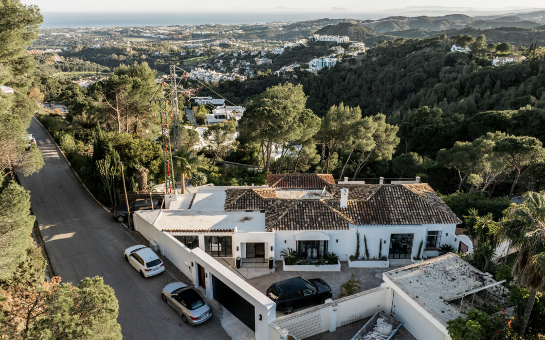 Четырехкомнатная вилла в El Madroñal с террасой 255 кв.м