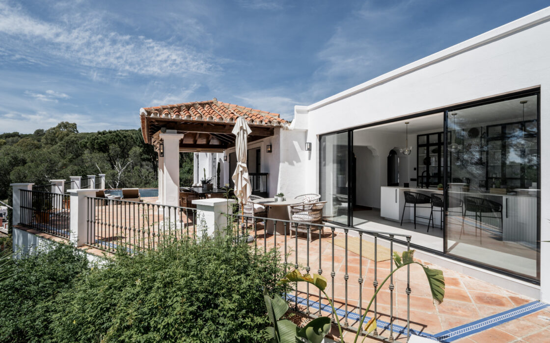 Четырехкомнатная вилла в El Madroñal с террасой 255 кв.м