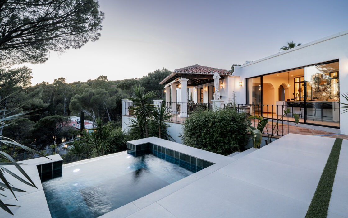 Четырехкомнатная вилла в El Madroñal с террасой 255 кв.м