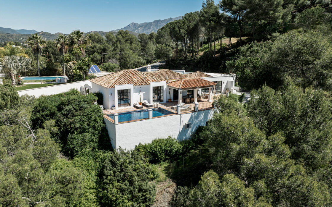 Четырехкомнатная вилла в El Madroñal с террасой 255 кв.м