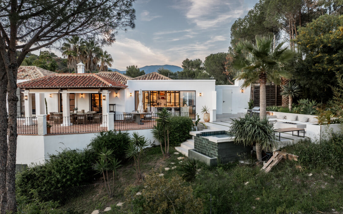 Четырехкомнатная вилла в El Madroñal с террасой 255 кв.м