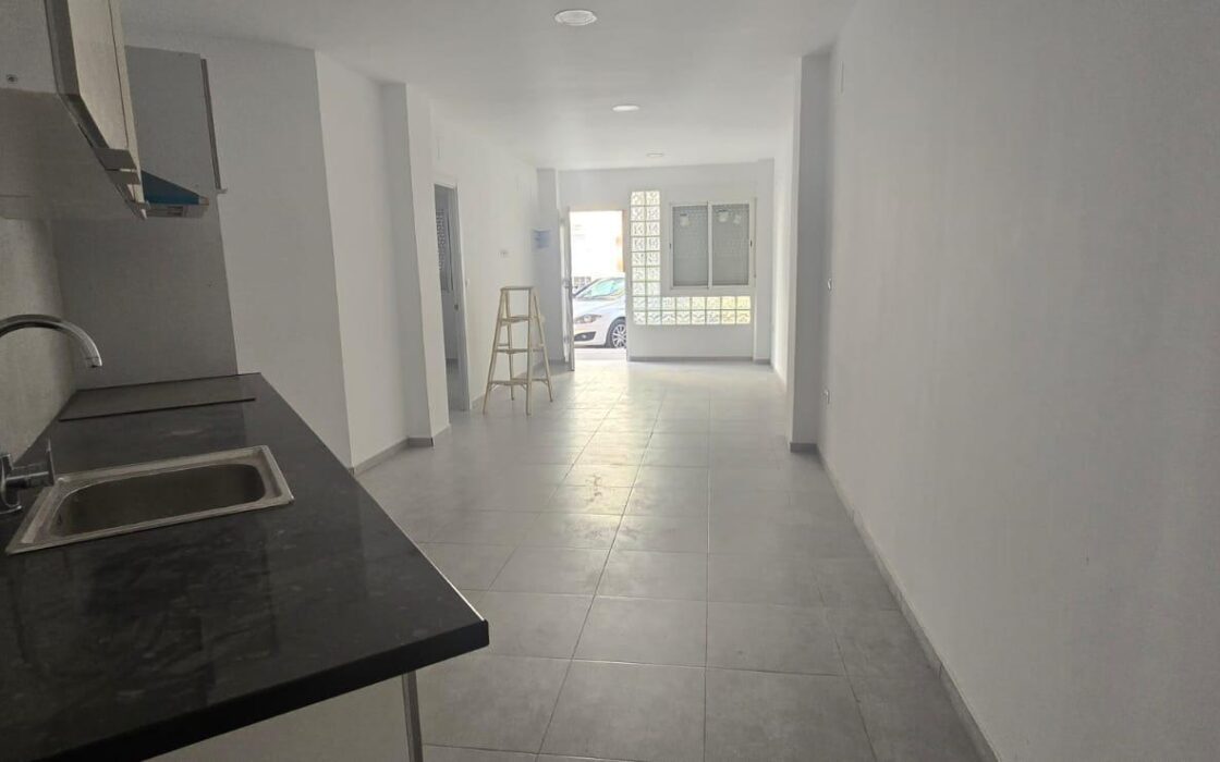 Апартаменты 59 кв.м в Аликанте, удобное месторасположение