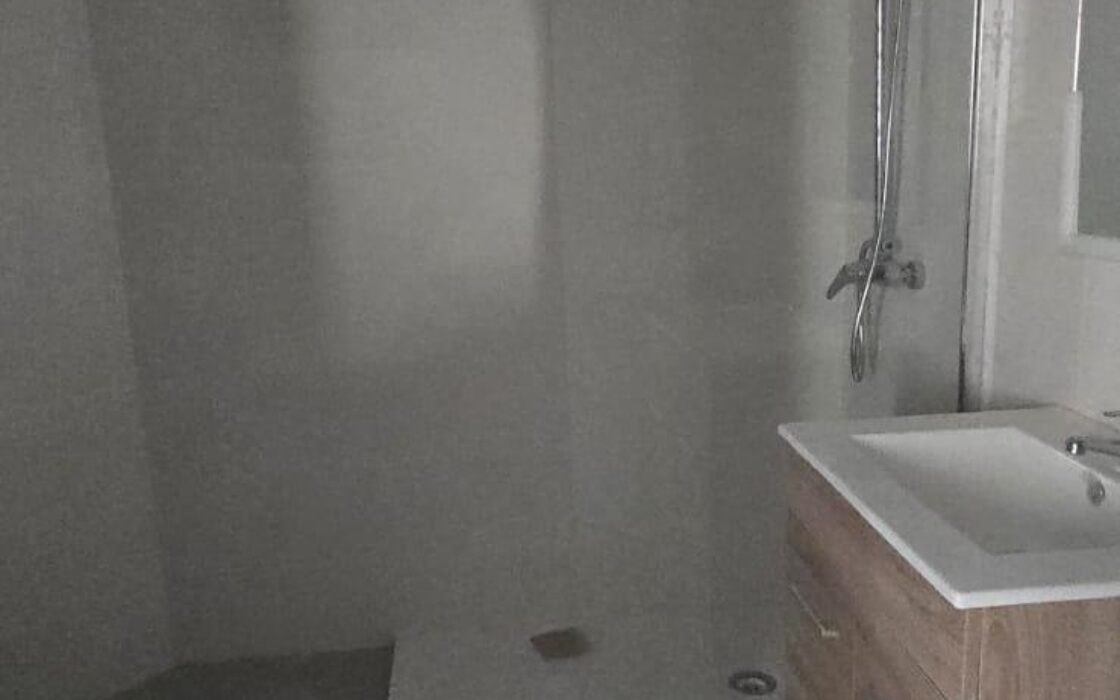 Апартаменты 59 кв.м в Аликанте, удобное месторасположение