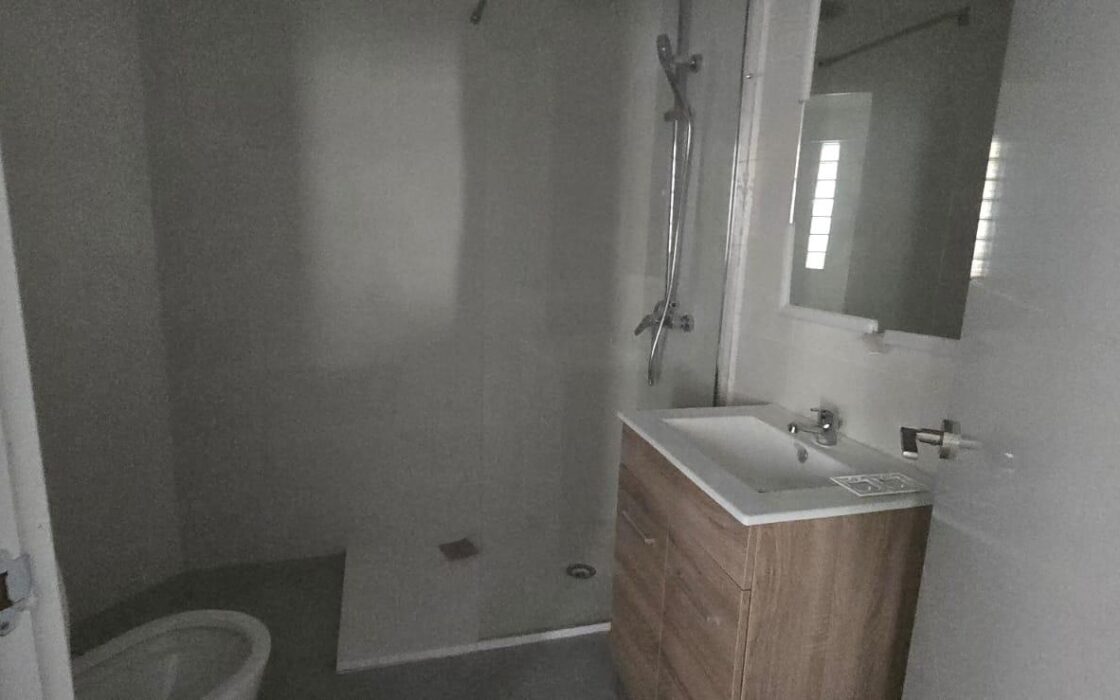 Апартаменты 59 кв.м в Аликанте, удобное месторасположение