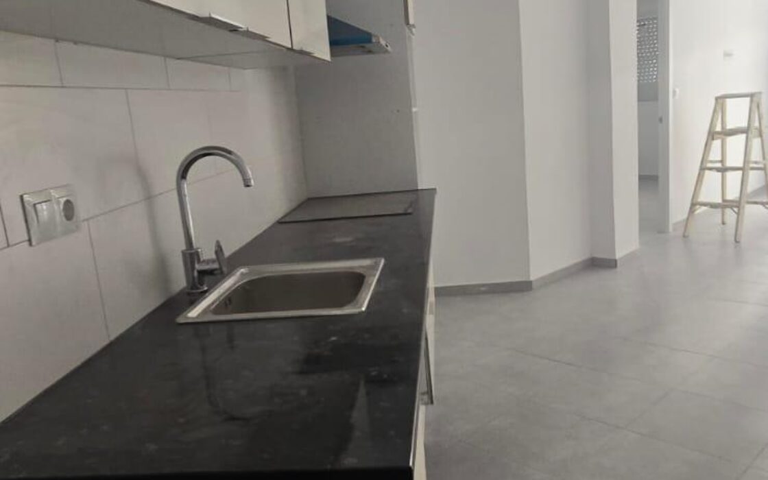 Апартаменты 59 кв.м в Аликанте, удобное месторасположение