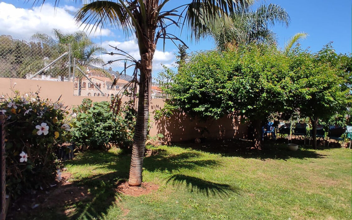 Вилла 489 кв.м в La Sierrezuela с террасой и мебелью