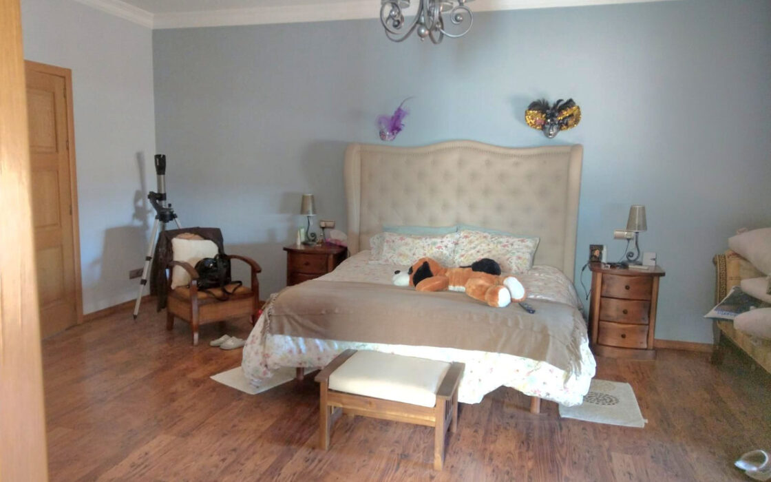 Вилла 489 кв.м в La Sierrezuela с террасой и мебелью