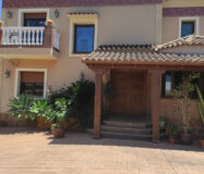 Вилла 489 кв.м в La Sierrezuela с террасой и мебелью